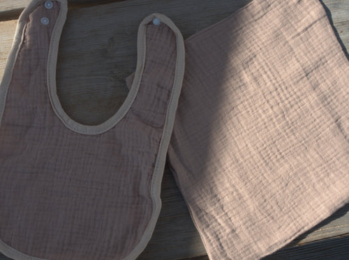 Baberito y muselina marron