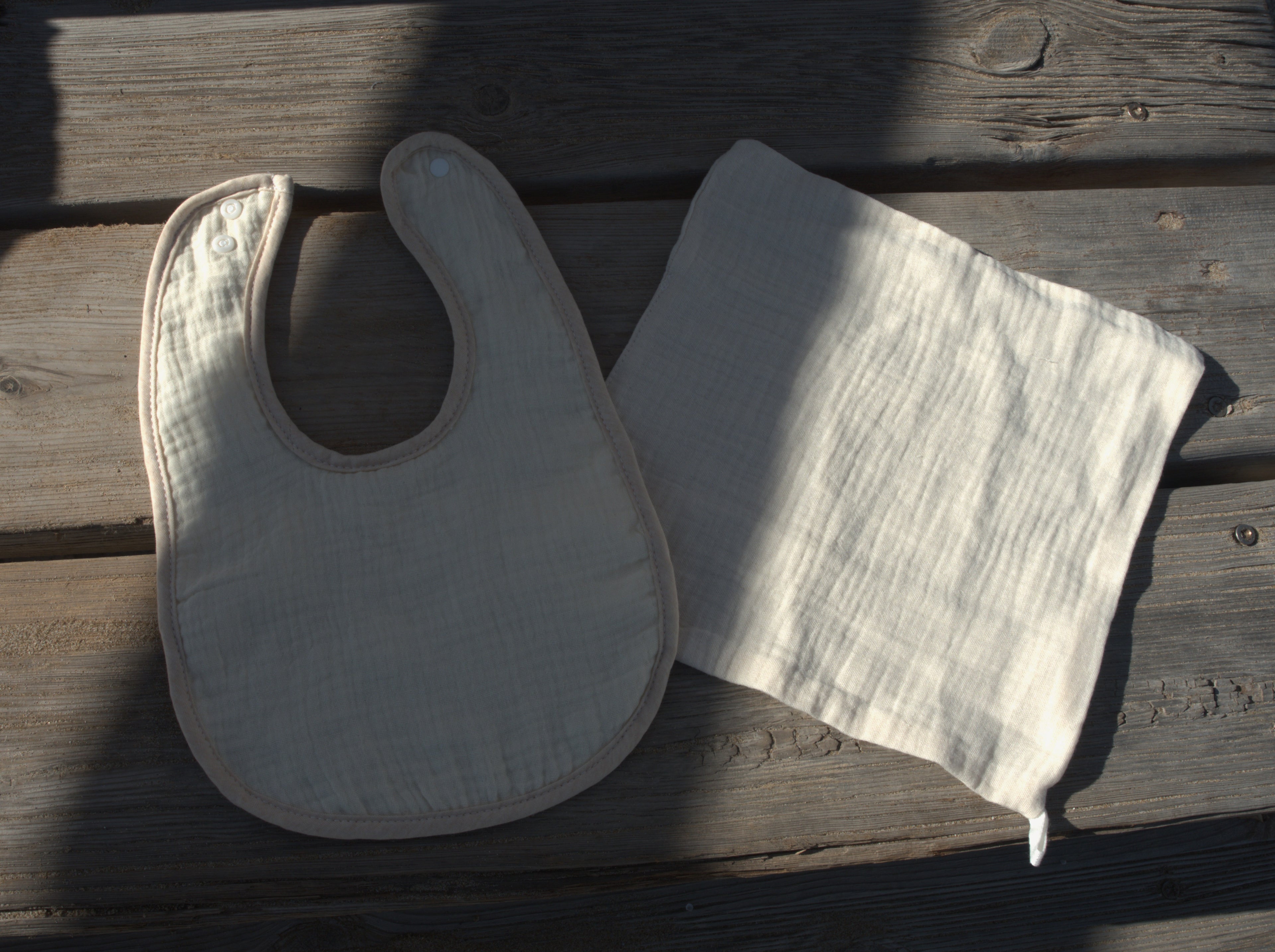 Baberito y muselina beige